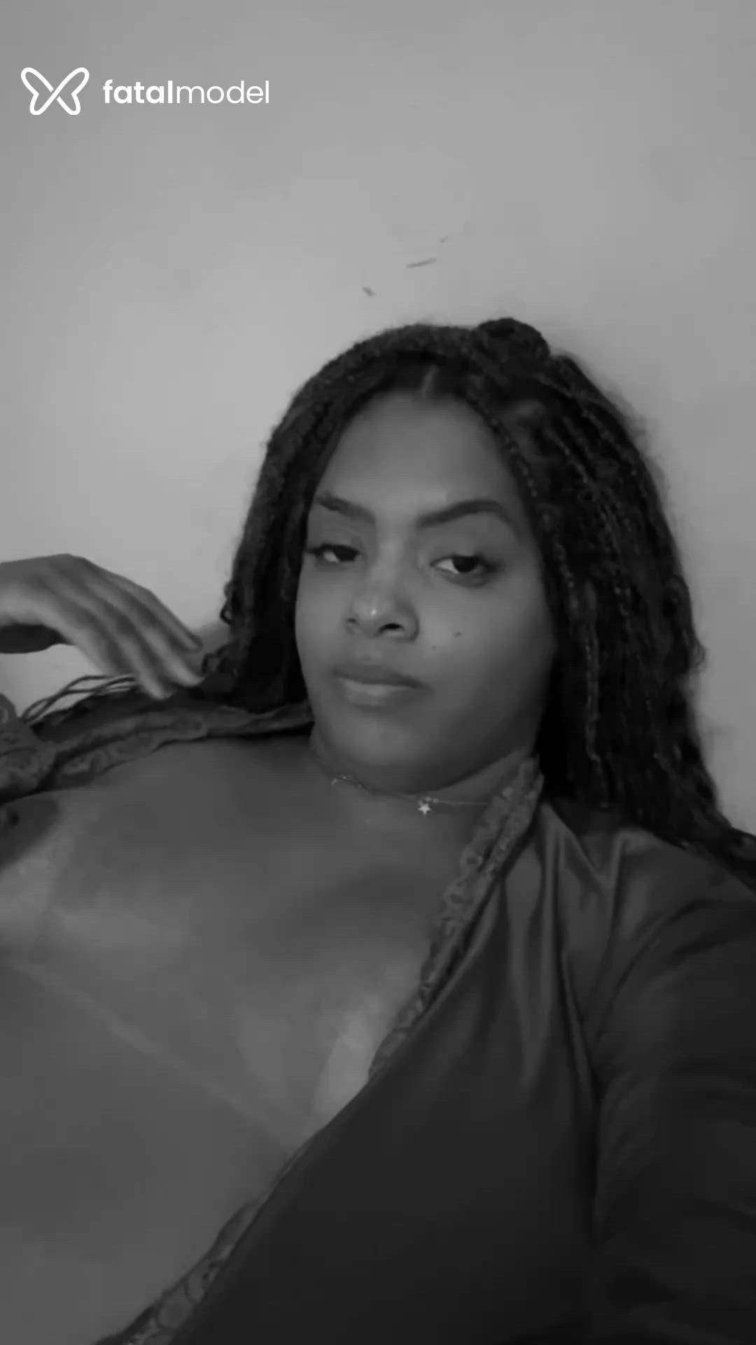Acompanhante mulher com cabelo castanho de olhos castanhos - Cacau Morais Acompanhante mulher com cabelo castanho de olhos castanhos - Cacau Morais
