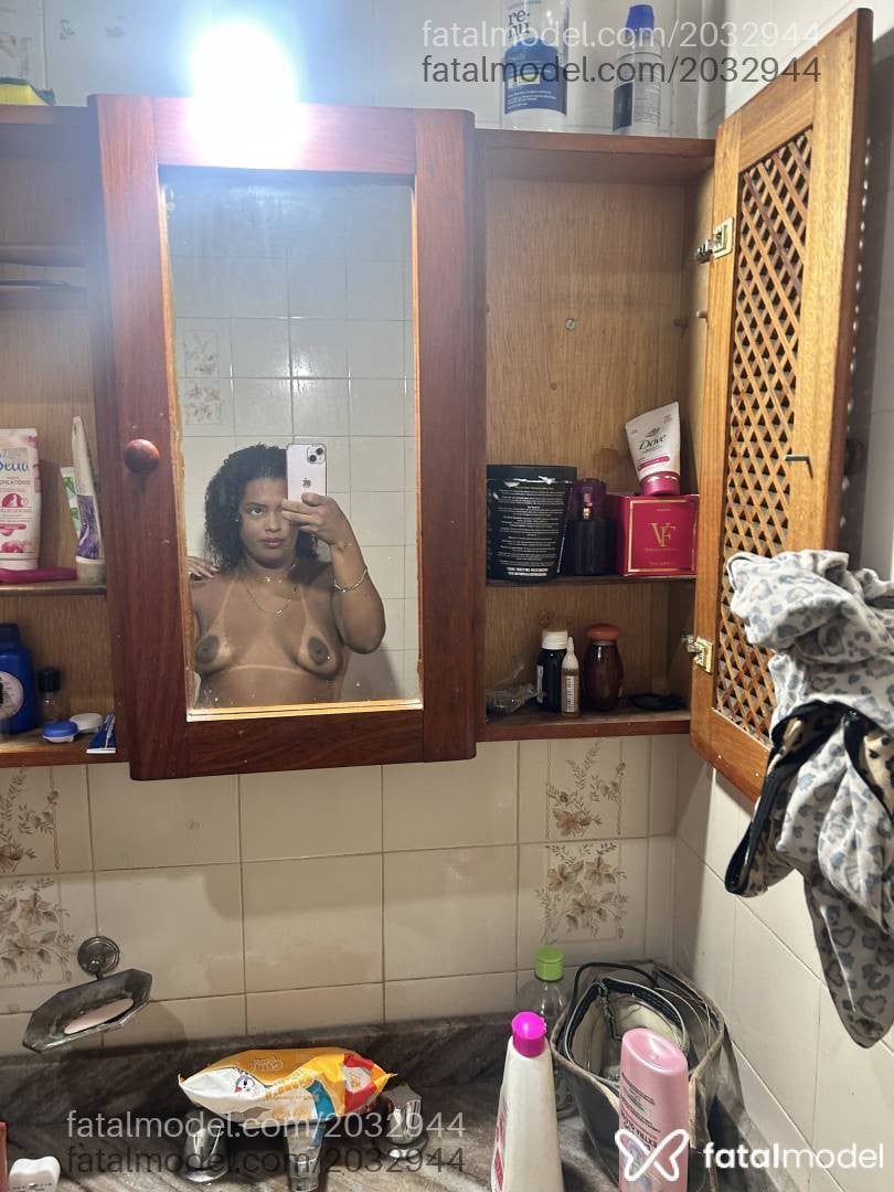 Acompanhante mulher com cabelo castanho de olhos castanhos em Cruzeiro - Ashley Rilton