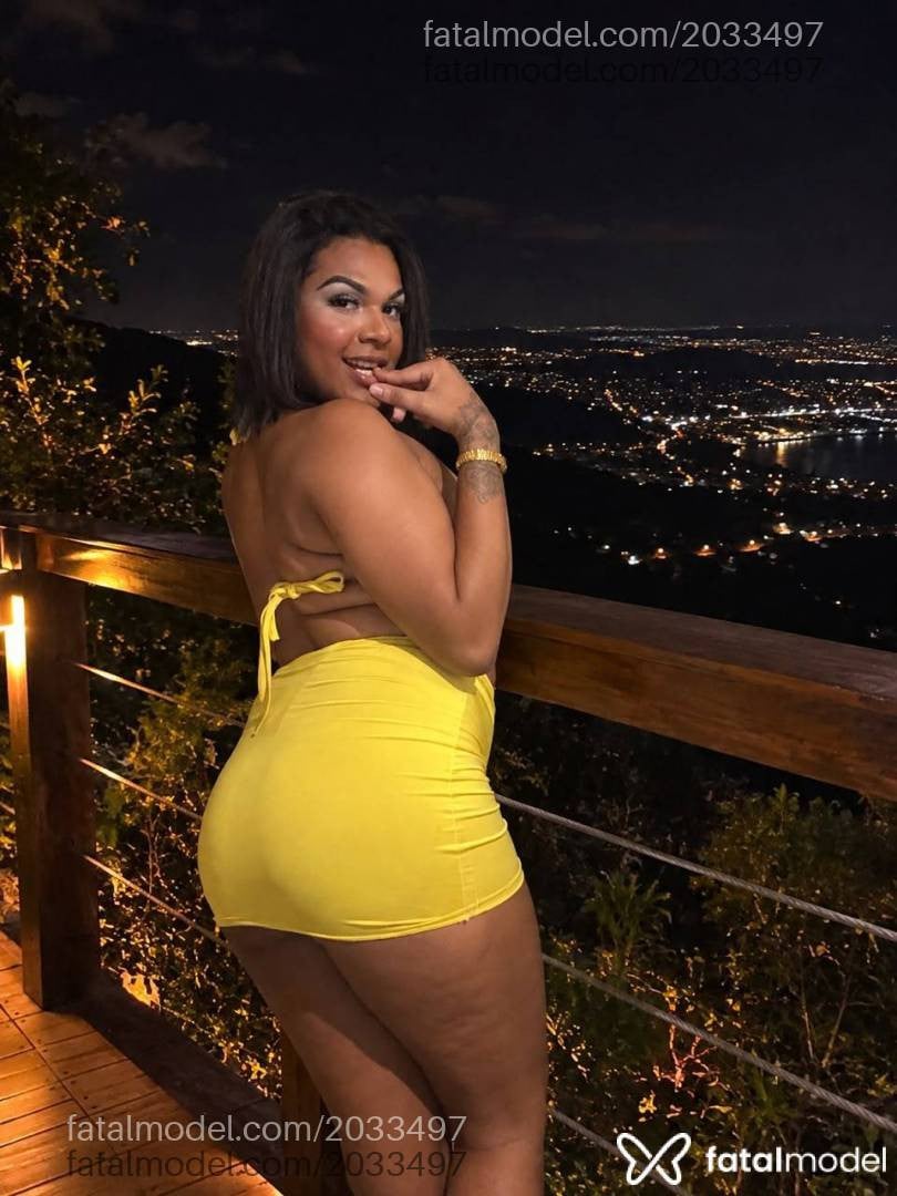 Acompanhante mulher trans morena (o) de olhos castanhos - Thayla Brito