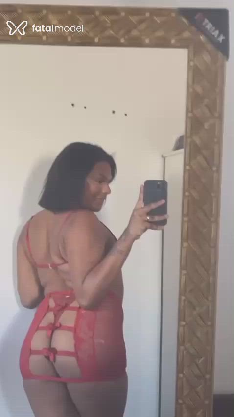 Acompanhante mulher trans morena (o) de olhos castanhos - Thayla Brito