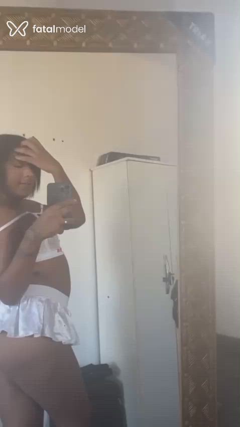 Acompanhante mulher trans morena (o) de olhos castanhos - Thayla Brito