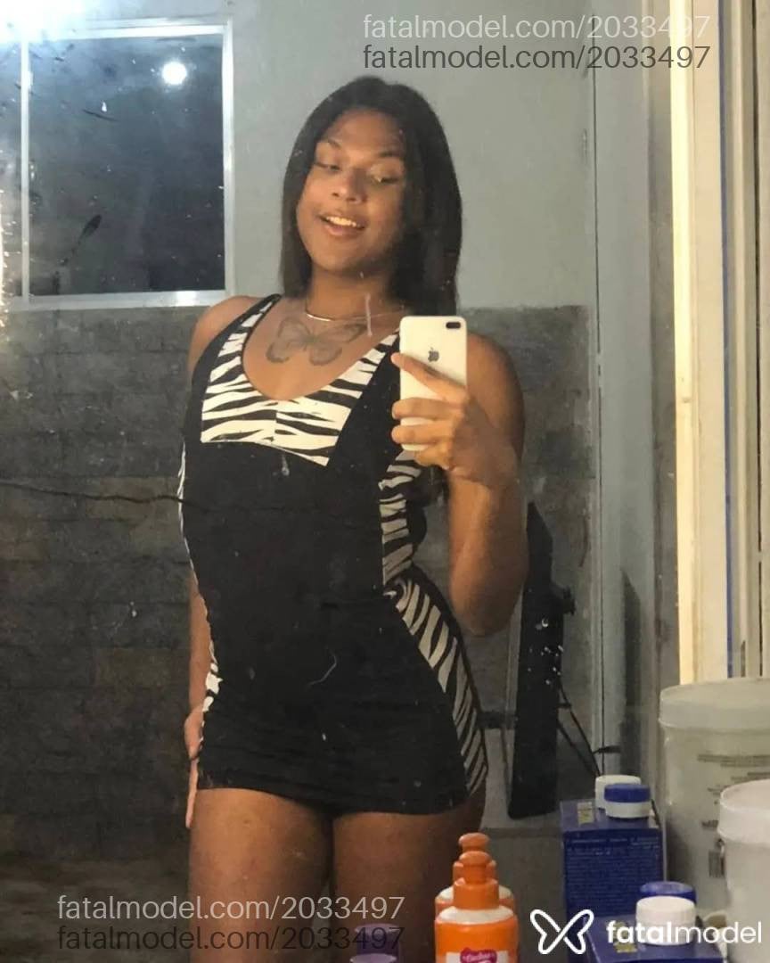 Acompanhante mulher trans morena (o) de olhos castanhos - Thayla Brito