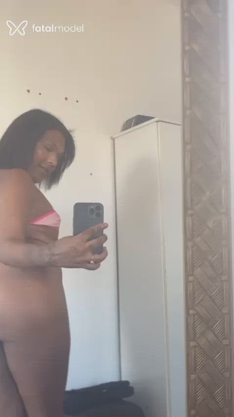 Acompanhante mulher trans morena (o) de olhos castanhos - Thayla Brito