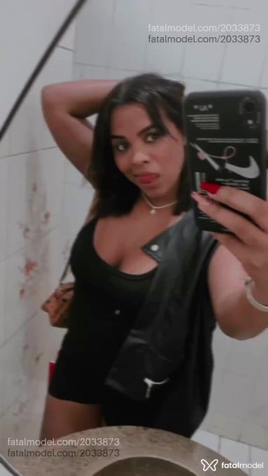 Acompanhante mulher com cabelo castanho de olhos castanhos - Biia Acompanhante mulher com cabelo castanho de olhos castanhos - Biia