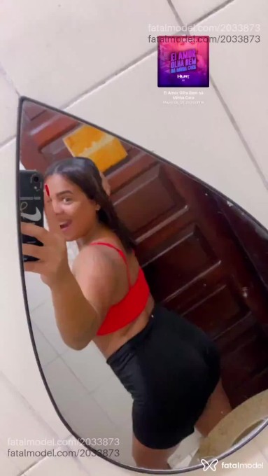 Acompanhante mulher com cabelo castanho de olhos castanhos - Biia Acompanhante mulher com cabelo castanho de olhos castanhos - Biia
