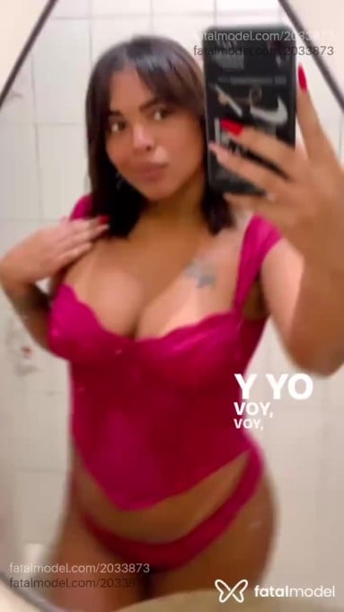Acompanhante mulher com cabelo castanho de olhos castanhos - Biia Acompanhante mulher com cabelo castanho de olhos castanhos - Biia