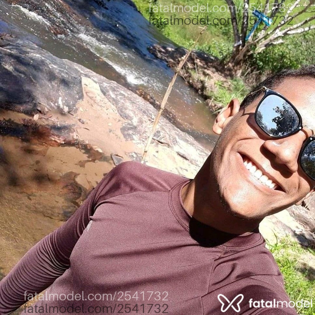 Acompanhante homem com cabelo castanho de olhos pretos em Sumaré Acompanhante homem com cabelo castanho de olhos pretos em Sumaré - Emanoel