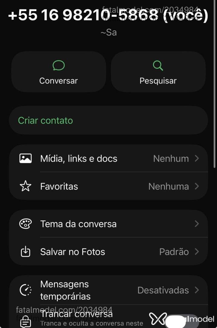 Acompanhante mulher loira (o) de olhos castanhos - Maya