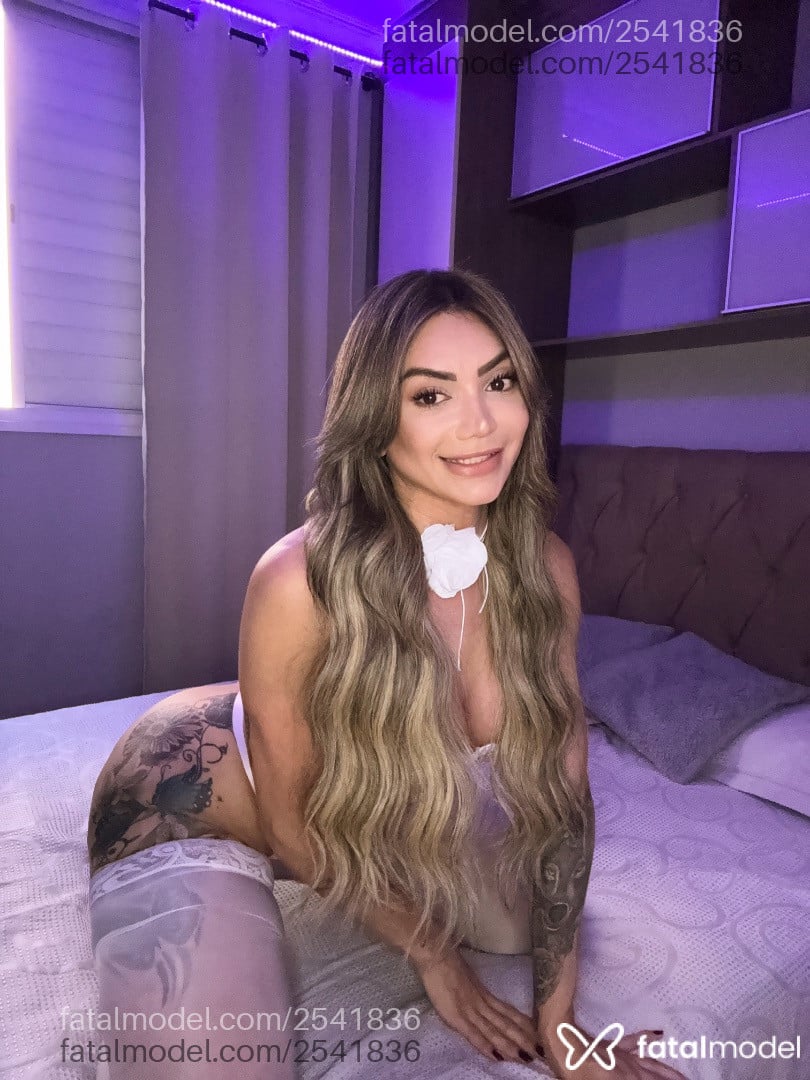 Acompanhante mulher trans loira (o) de olhos castanhos em Maringá - Palloma Sousa