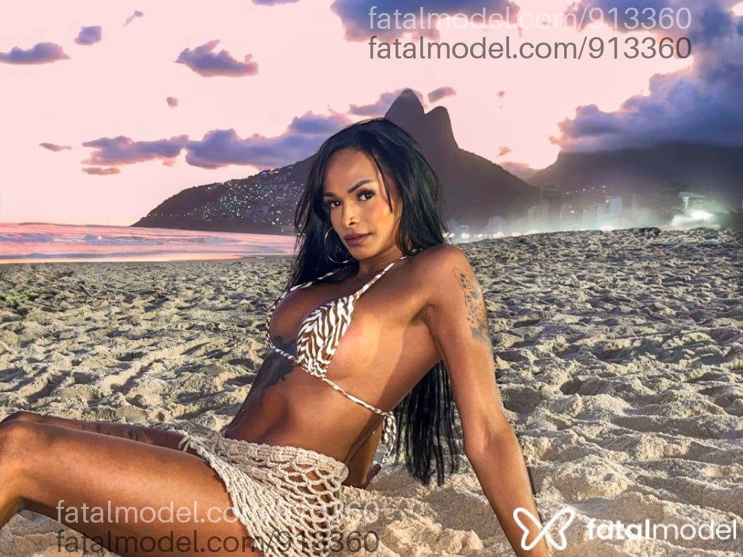 Acompanhante mulher trans morena (o) de olhos pretos em Goiânia Acompanhante mulher trans morena (o) de olhos pretos em Goiânia - Bia