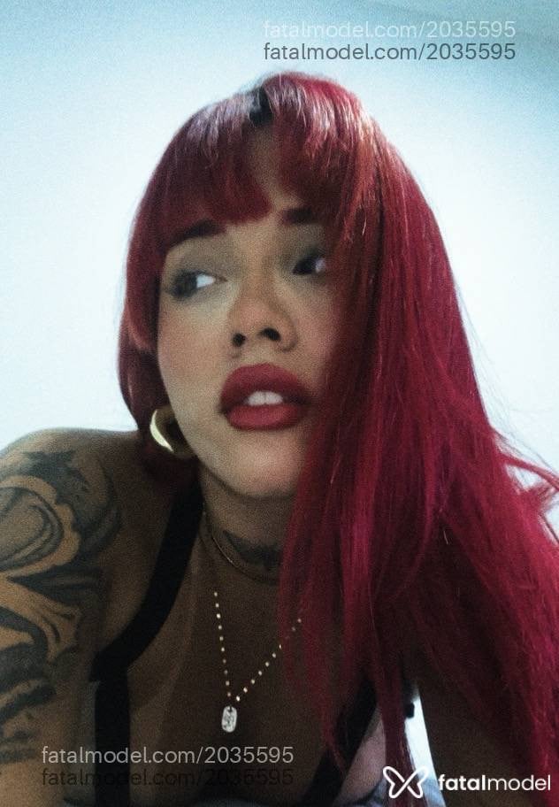 Acompanhante mulher ruiva (o) de olhos mel - Íris Hernandez