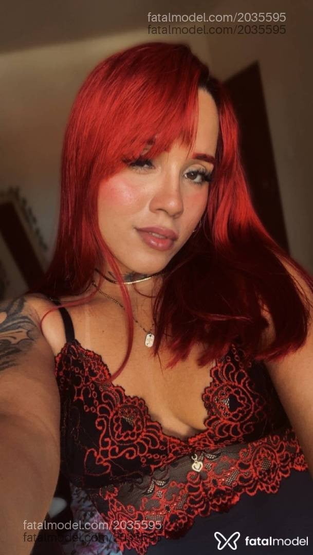 Acompanhante mulher ruiva (o) de olhos mel - Íris Hernandez