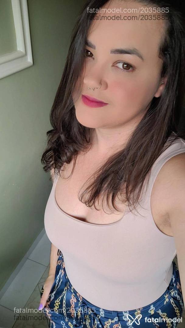 Acompanhante mulher com cabelo castanho de olhos pretos - Gabriela