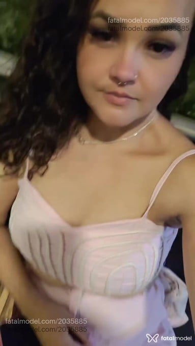 Acompanhante mulher com cabelo castanho de olhos pretos - Gabriela Acompanhante mulher com cabelo castanho de olhos pretos - Gabriela