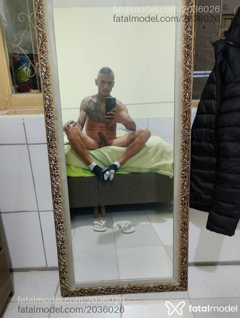 Acompanhante homem com cabelo castanho de olhos castanhos - Borel