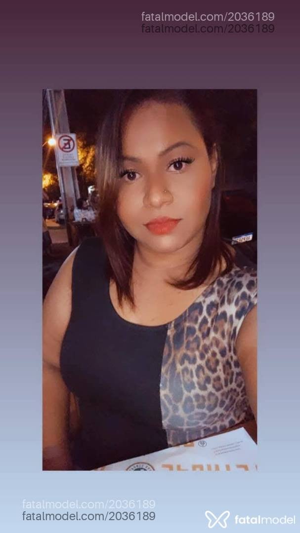 Acompanhante mulher com cabelo castanho de olhos pretos - Bombomzinho