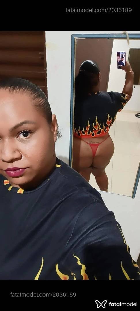 Acompanhante mulher com cabelo castanho de olhos pretos - Bombomzinho