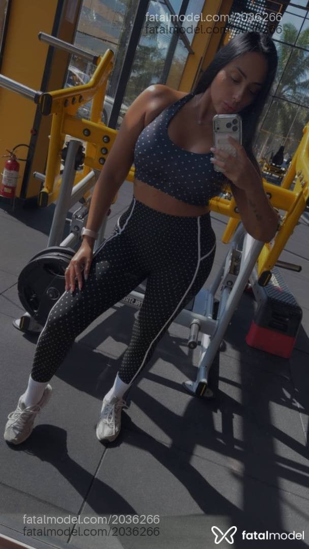 Acompanhante mulher morena (o) de olhos pretos - Isabely Fernandes