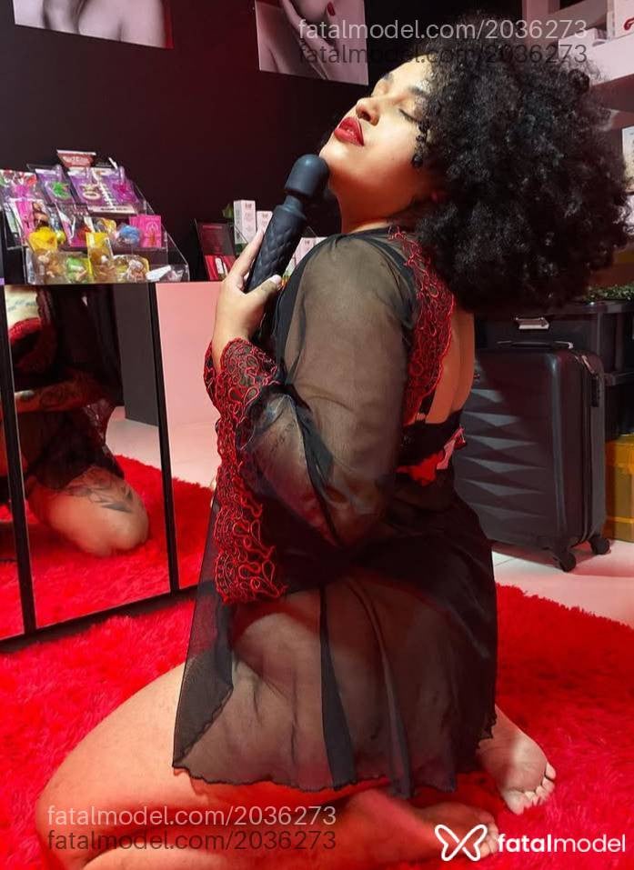 Acompanhante mulher com cabelo castanho de olhos castanhos - Bianca Nucci