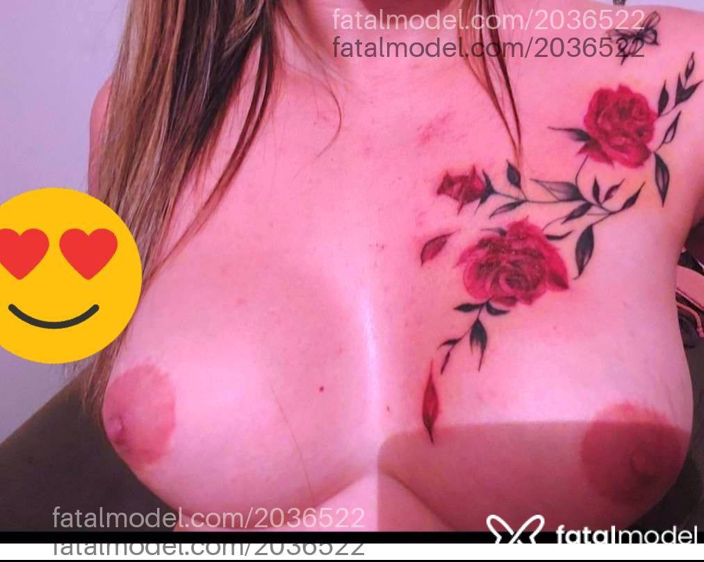 Acompanhante mulher loira (o) de olhos castanhos - Kelly