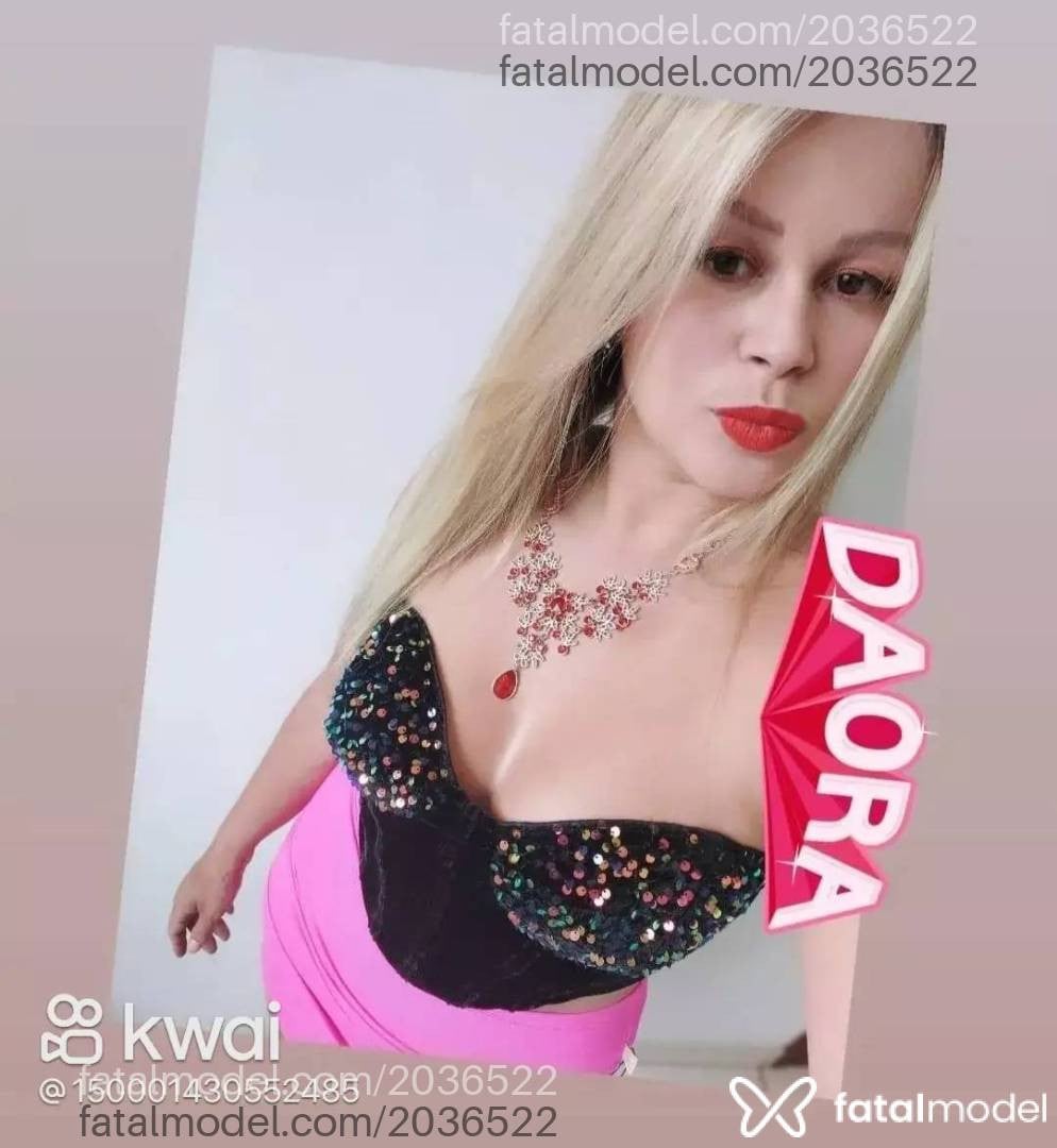 Acompanhante mulher loira (o) de olhos castanhos - Kelly