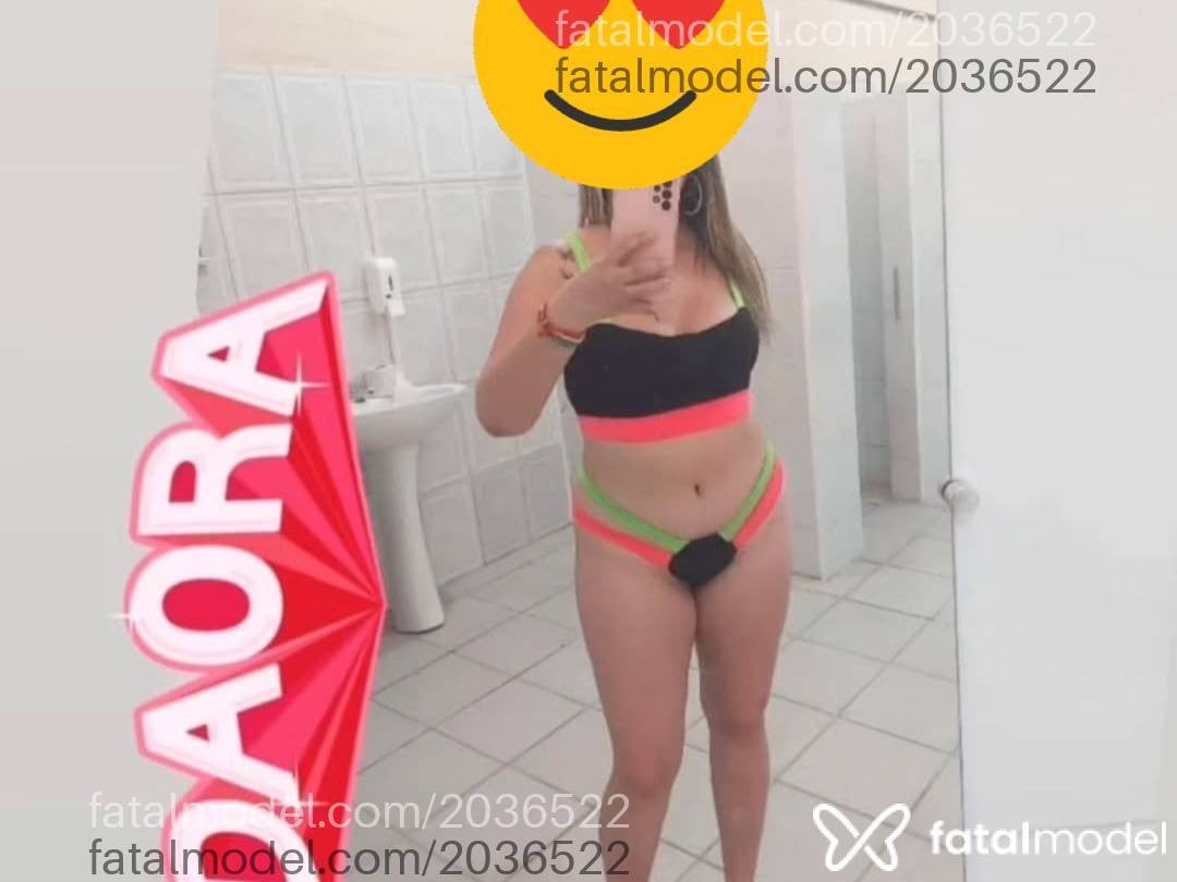 Acompanhante mulher loira (o) de olhos castanhos - Kelly