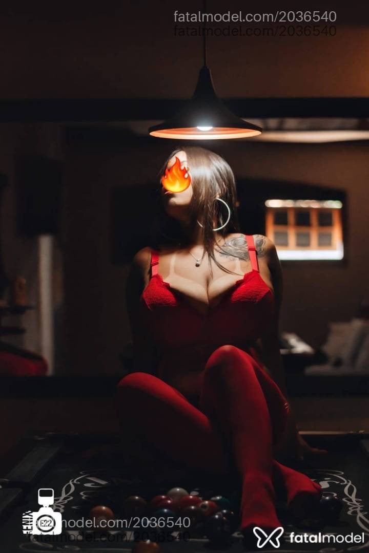 Acompanhante mulher com cabelo castanho de olhos castanhos - Vivian