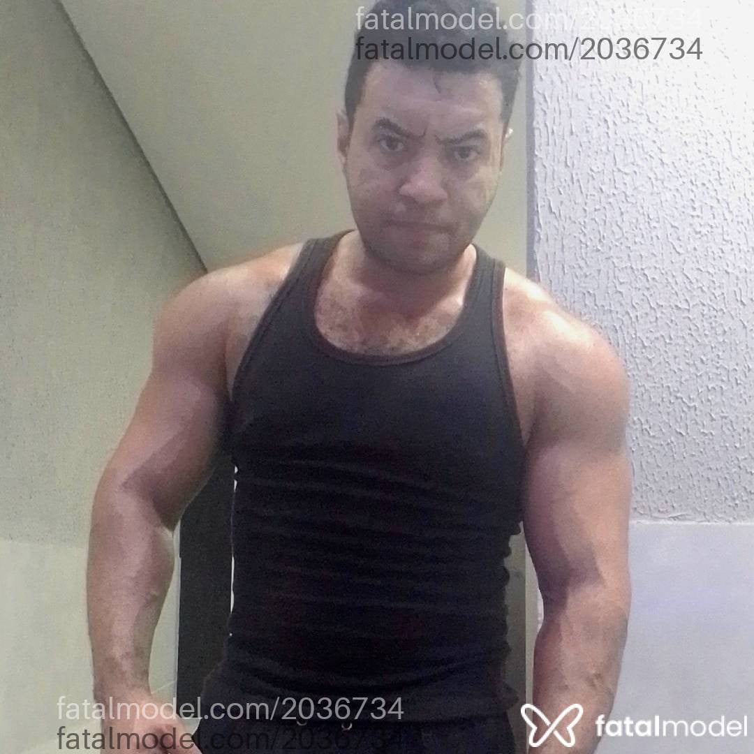 Acompanhante homem morena (o) de olhos castanhos - Magnata