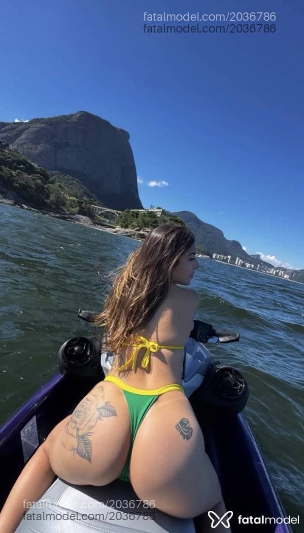 Acompanhante mulher com cabelo castanho de olhos mel em Teixeira de Freitas - Mila Valen