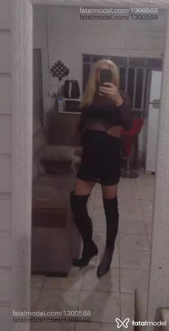 Acompanhante travesti loira (o) de olhos azuis em Campo Bom Acompanhante travesti loira (o) de olhos azuis em Campo Bom - Cristine