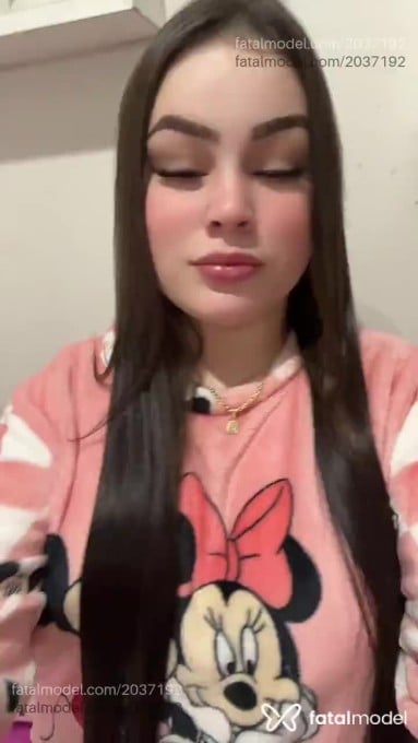 Acompanhante mulher loira (o) de olhos mel em Gravataí Acompanhante mulher loira (o) de olhos mel em Gravataí - Hellen