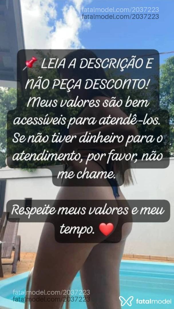 Acompanhante mulher loira (o) de olhos castanhos - Jade