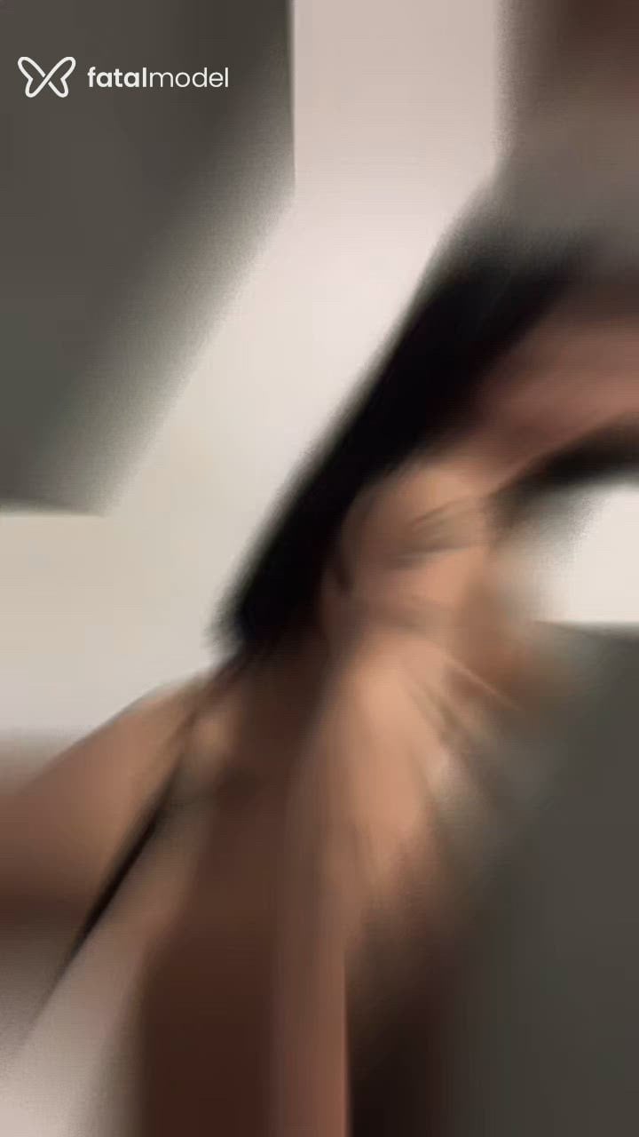 Acompanhante mulher morena (o) de olhos pretos - Dudad Acompanhante mulher morena (o) de olhos pretos - Dudad