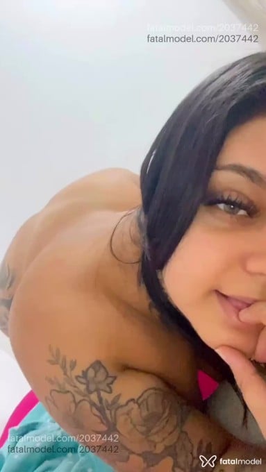 Acompanhante mulher morena (o) de olhos verdes em Itajaí - Melissa