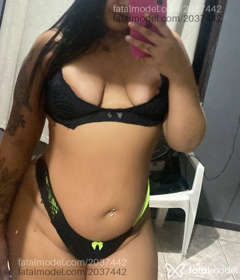 Acompanhante mulher morena (o) de olhos verdes - Melissa
