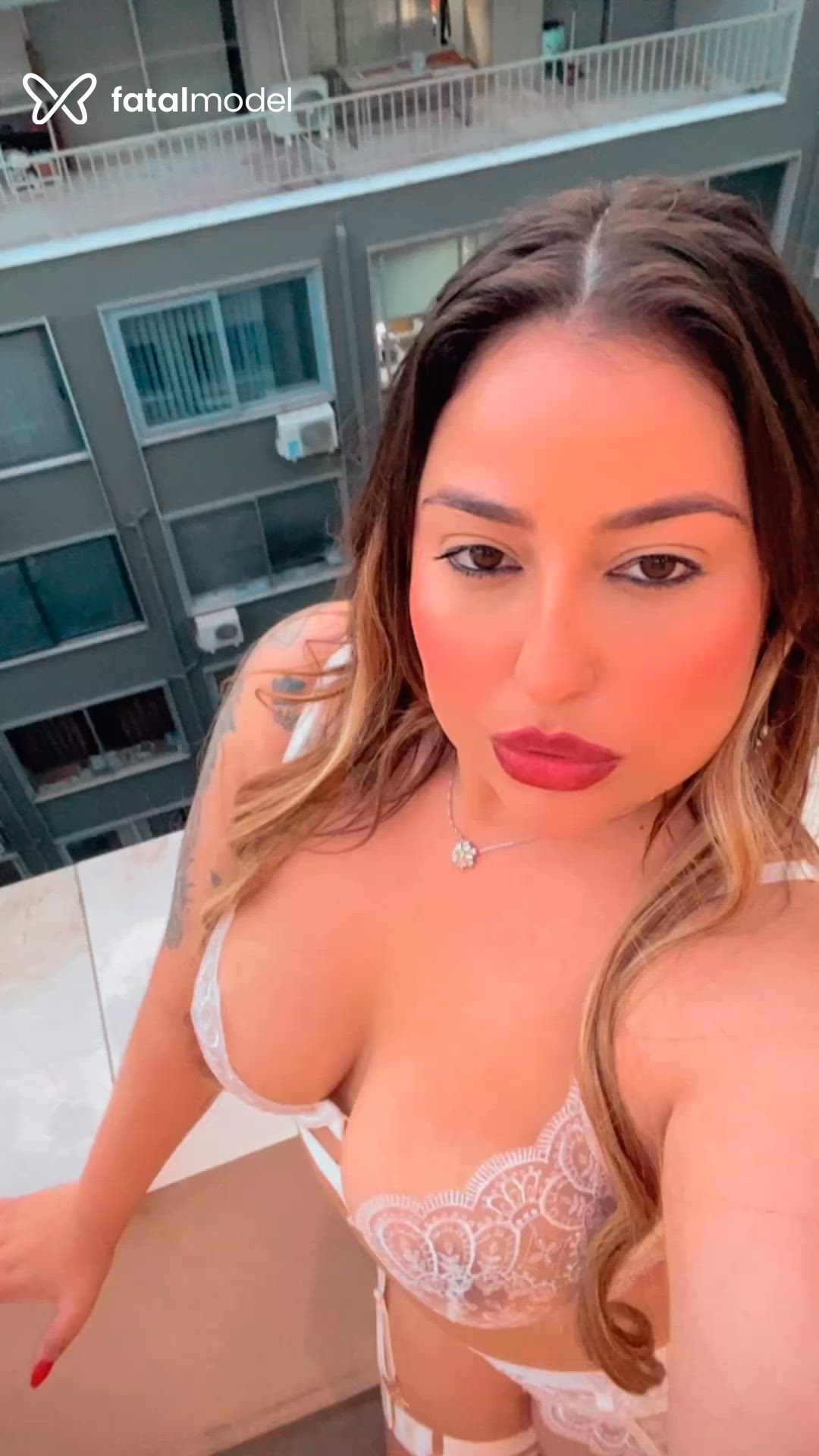 Acompanhante mulher loira (o) de olhos castanhos em Apucarana Acompanhante mulher loira (o) de olhos castanhos em Apucarana - Paola