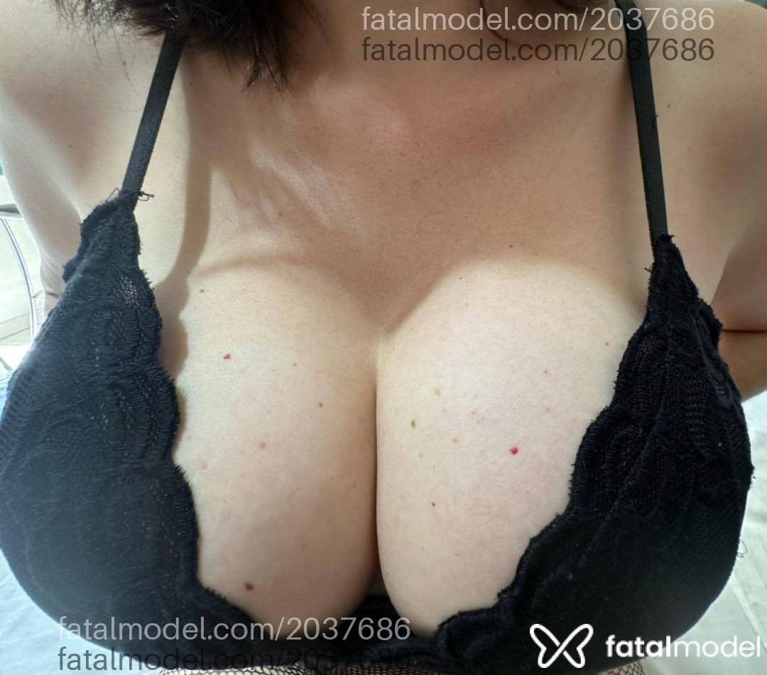 Acompanhante mulher com cabelo castanho de olhos castanhos - Extranjeira