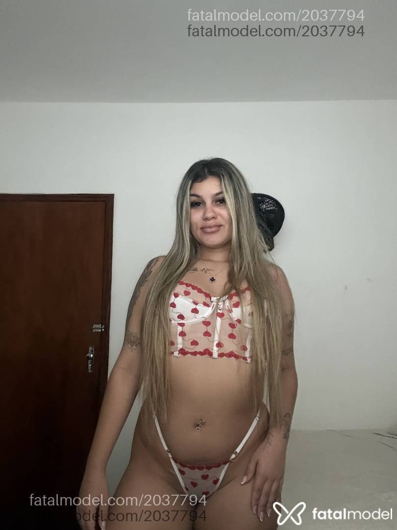 Acompanhante mulher loira (o) de olhos castanhos - Luana Teixeira