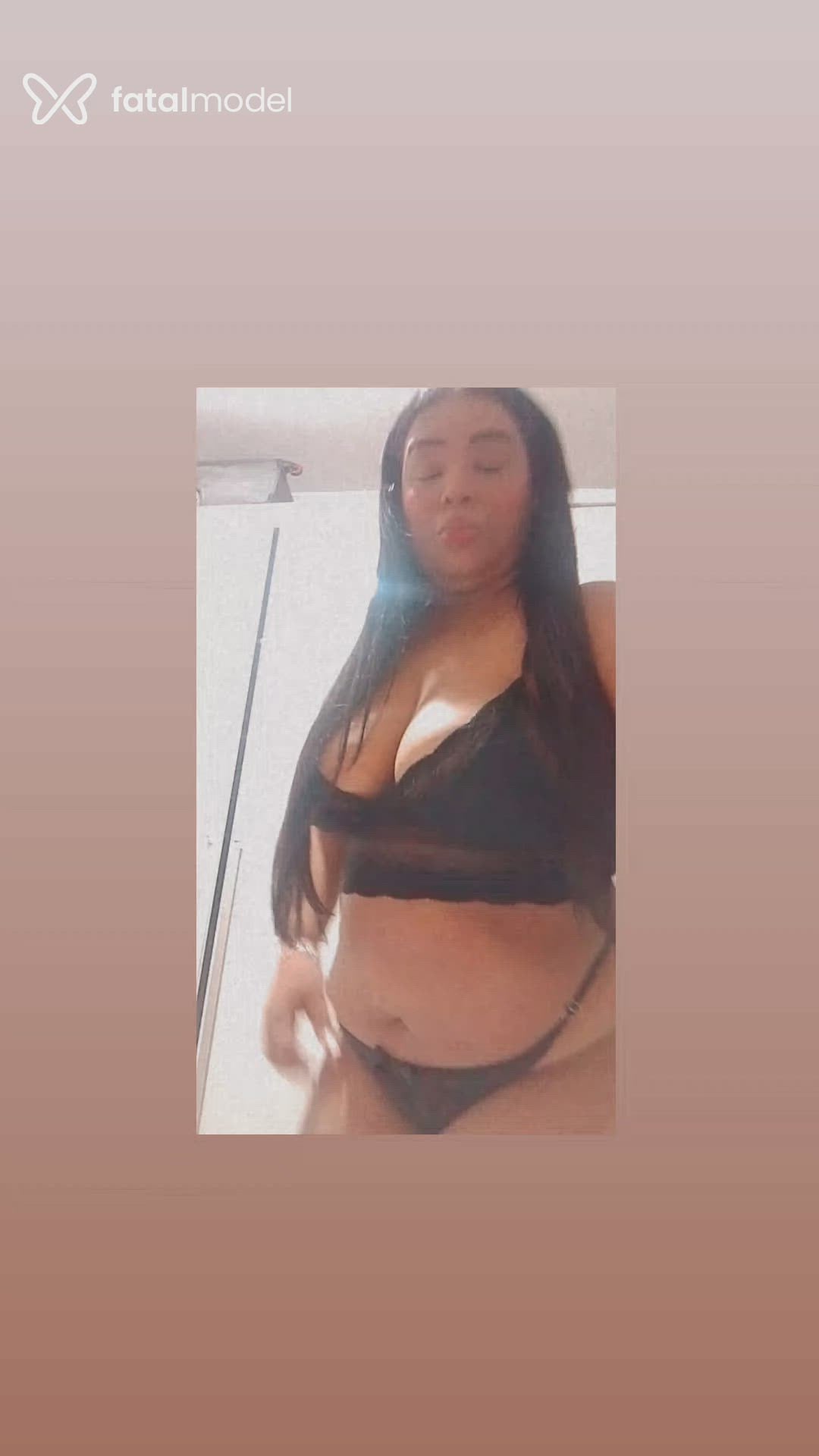 Acompanhante mulher morena (o) de olhos castanhos em Ipatinga Acompanhante mulher morena (o) de olhos castanhos em Ipatinga - Camila