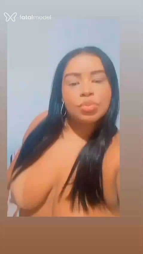 Acompanhante mulher morena (o) de olhos castanhos - Camila