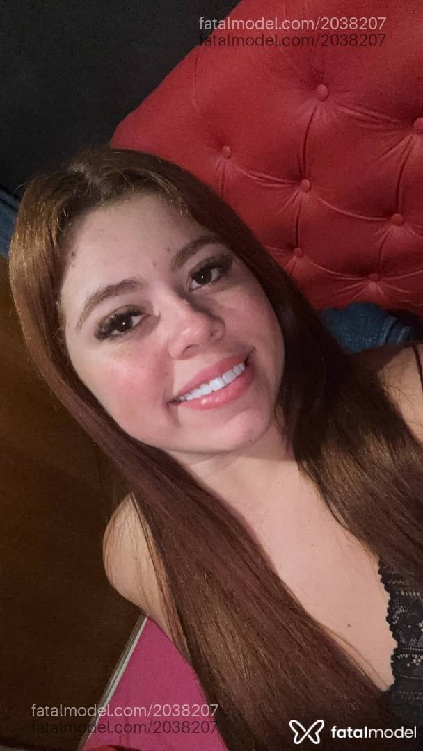 Acompanhante mulher ruiva (o) de olhos castanhos - Nikki