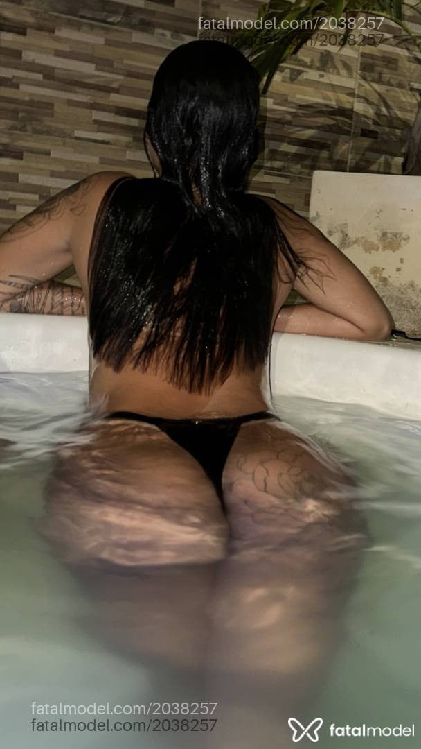 Acompanhante mulher morena (o) de olhos castanhos - Luiza Acompanhante mulher morena (o) de olhos castanhos - Luiza