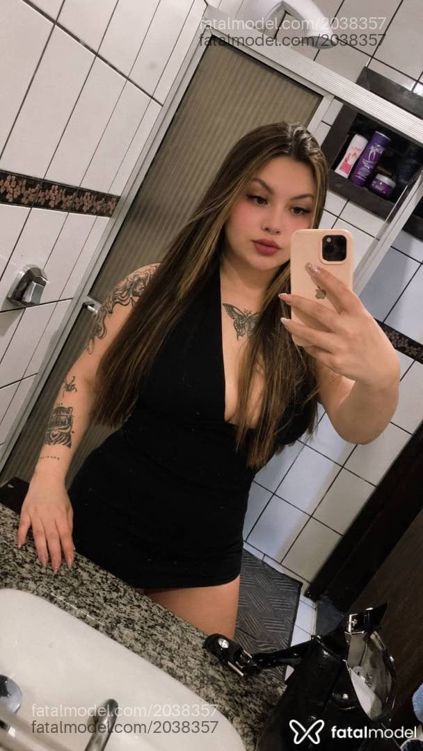 Acompanhante mulher com cabelo castanho de olhos verdes - Aninha