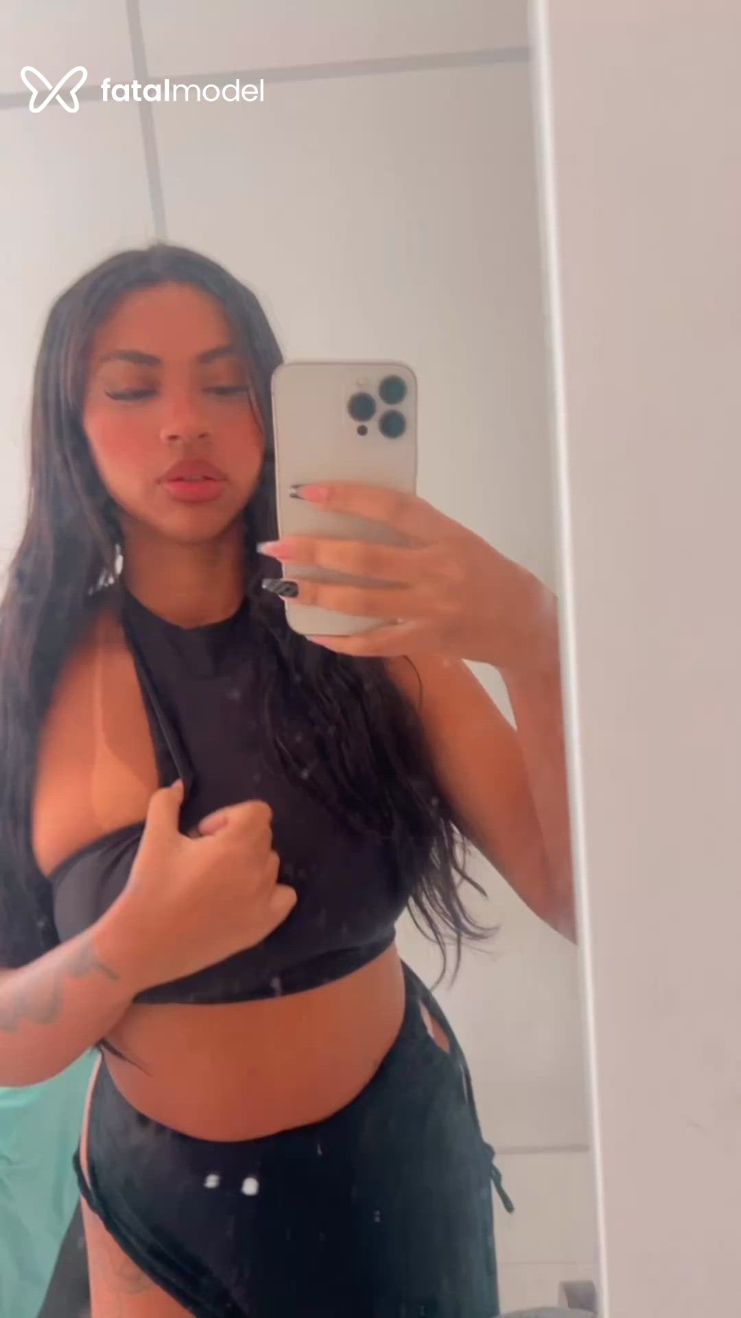 Acompanhante mulher com cabelo castanho de olhos mel - Mary Acompanhante mulher com cabelo castanho de olhos mel - Mary
