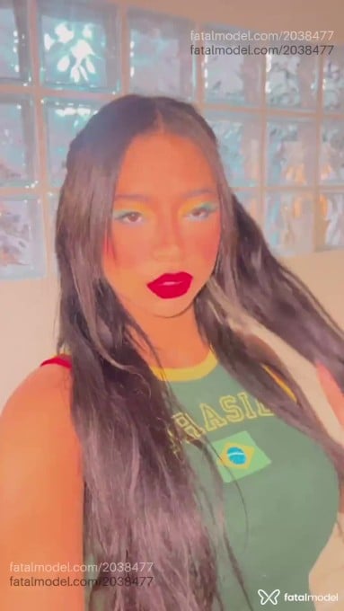 Acompanhante mulher com cabelo castanho de olhos mel em Rio de Janeiro - Mary