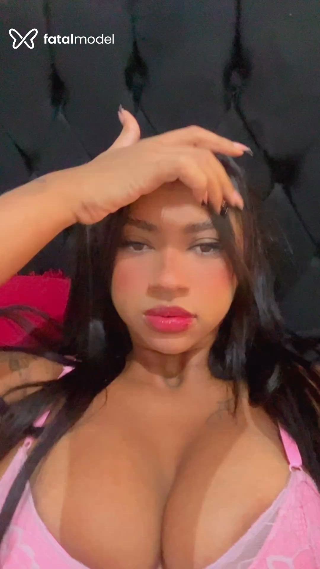 Acompanhante mulher com cabelo castanho de olhos mel - Mary