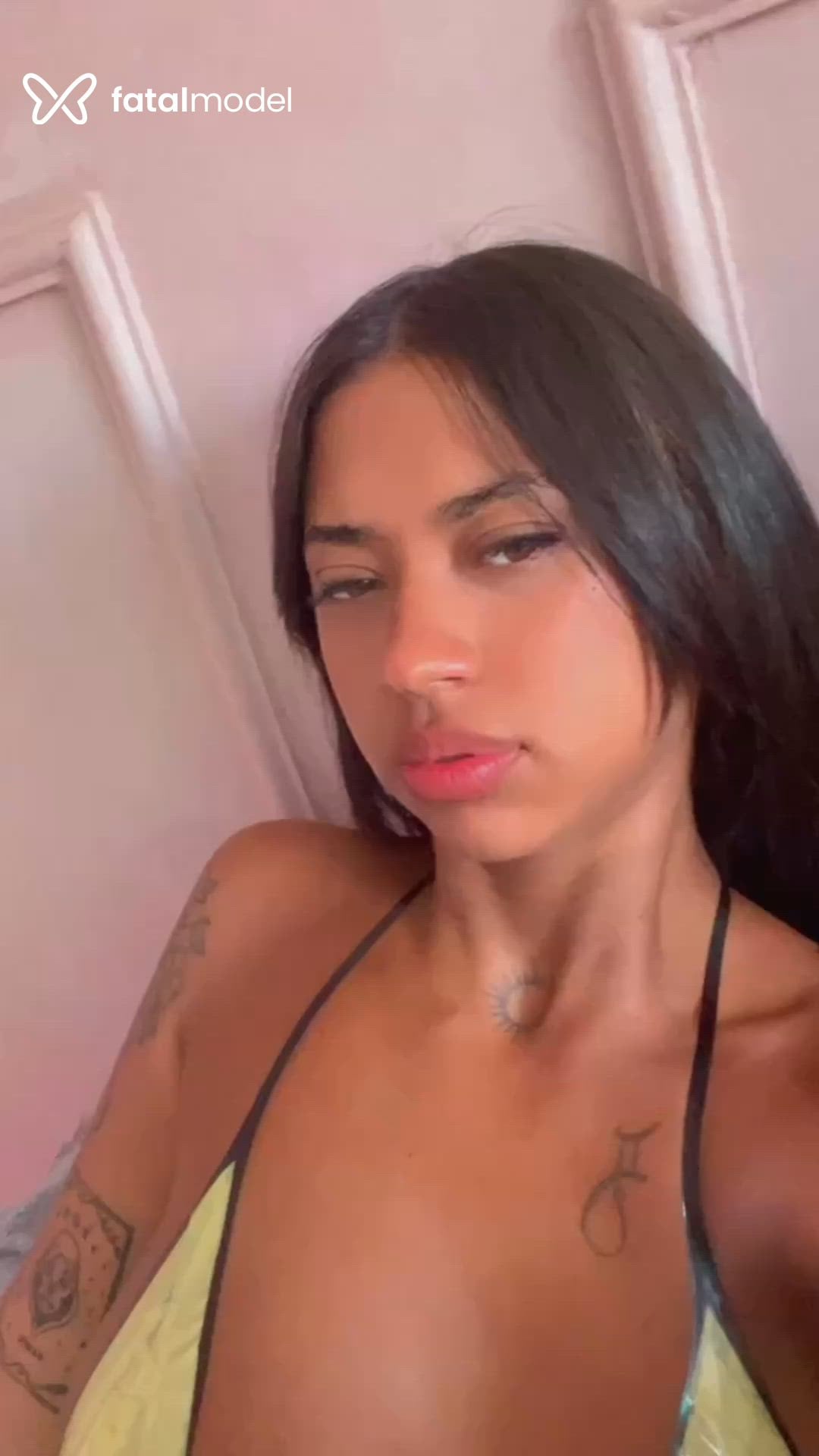 Acompanhante mulher com cabelo castanho de olhos mel - Mary