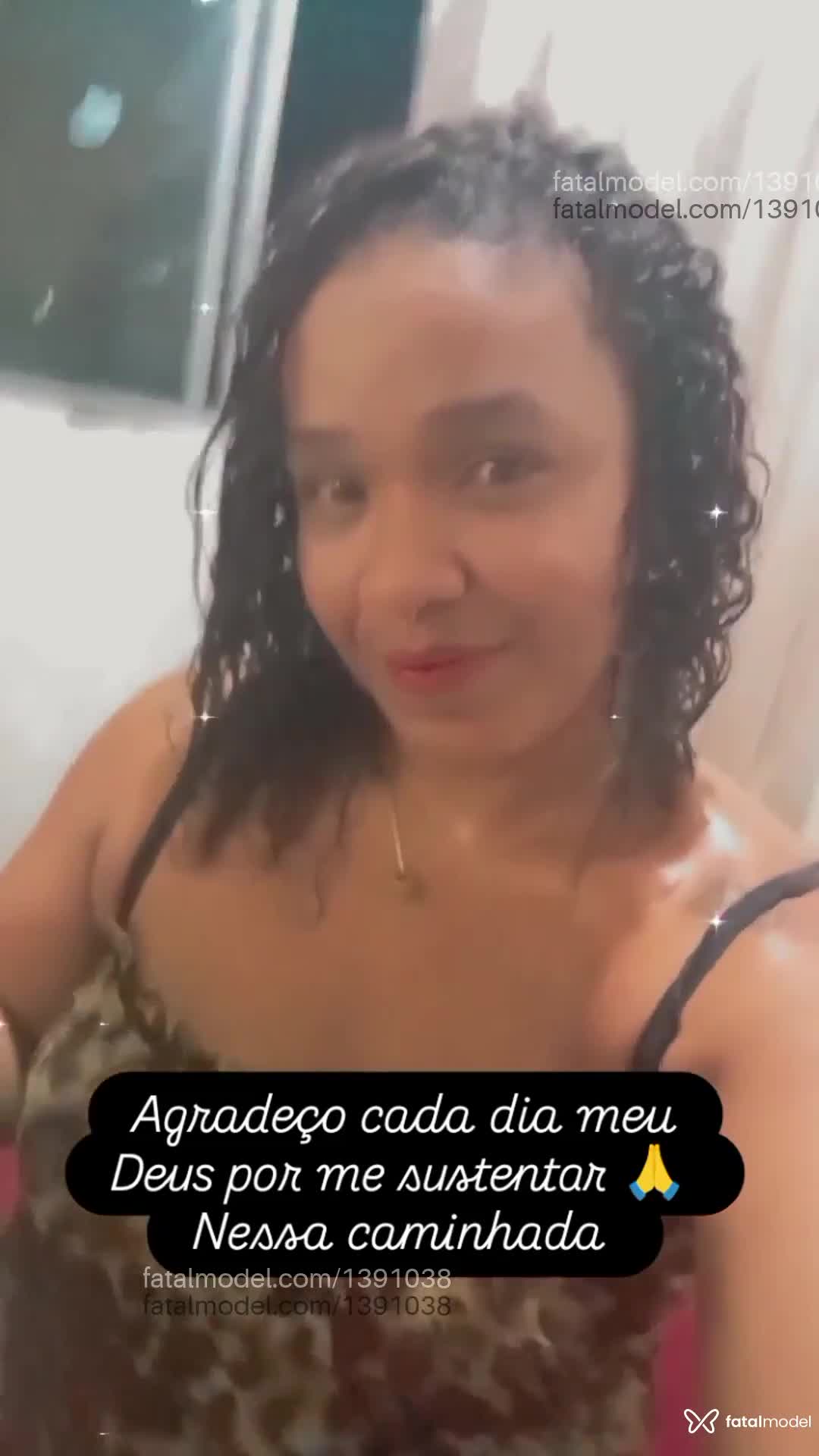 Acompanhante mulher com cabelo castanho de olhos castanhos em Vitória - Moana