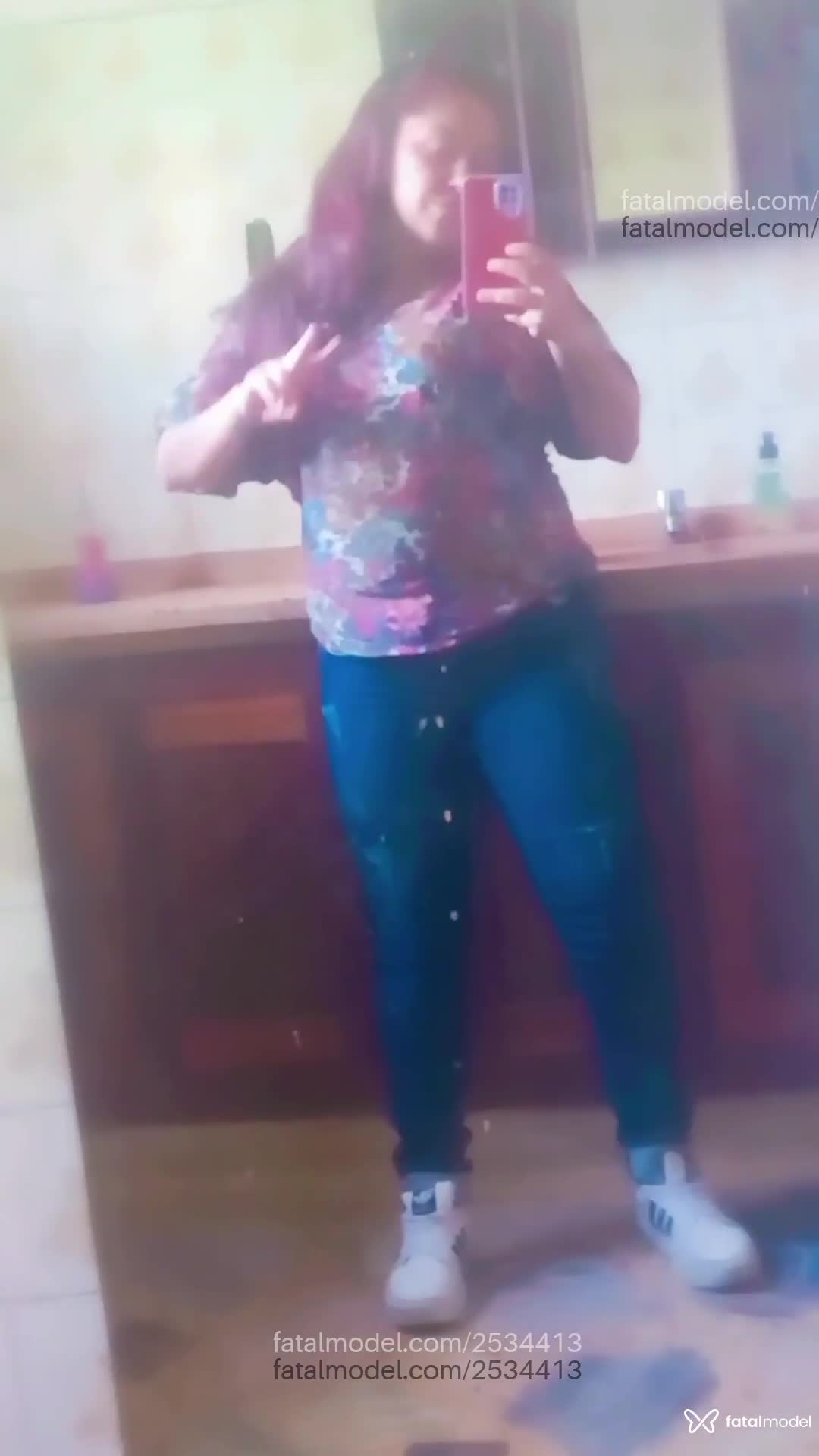 Acompanhante mulher com cabelo colorido de olhos verdes - Francesca