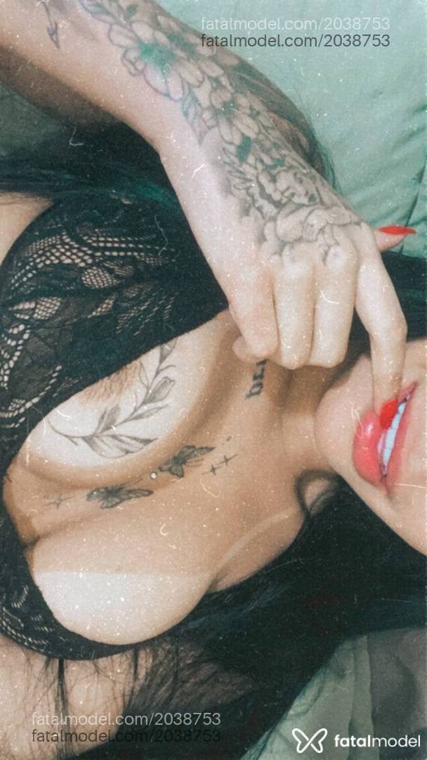 Acompanhante mulher morena (o) de olhos castanhos - Sophia